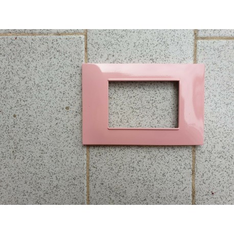 placca rosa 3 posti compatibile vimar plana